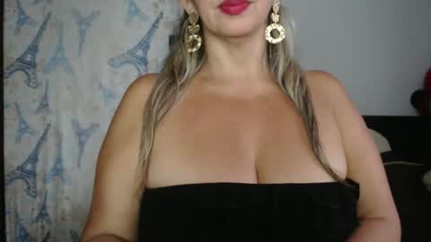 Snapshot of mollybunny01 chatting on September 21, 10:22 pm Molly Bunny online show from September 21, 10:22 pm
