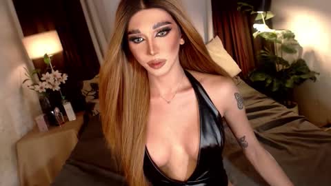 Snapshot of mollycummers chatting on October 26, 7:47 am Molly online show from October 26, 7:47 am