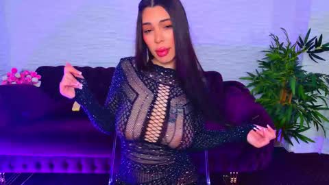 Snapshot of mollydolley chatting on February 23, 8:28 pm Julia online show from February 23, 8:28 pm