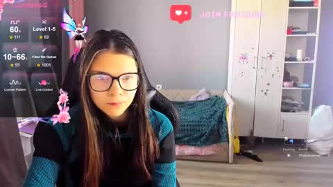  KIRA  online show from October 17, 5:32 am