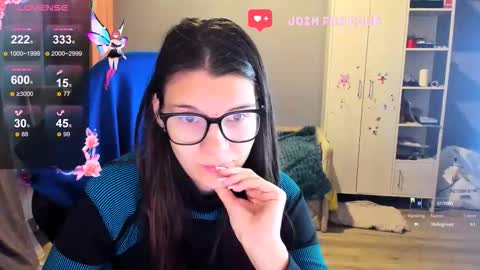  KIRA  online show from October 22, 1:17 am