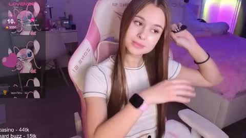 Snapshot of mollymurrrr chatting on October 31, 3:07 am Molly online show from October 31, 3:07 am