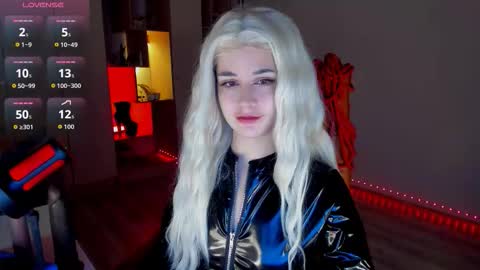 Snapshot of mollyposh chatting on January 13, 7:19 pm Molly online show from January 13, 7:19 pm