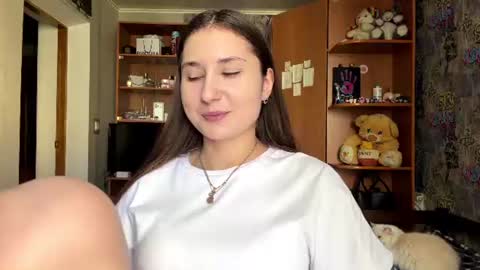 Molly online show from June 10, 9:08 am