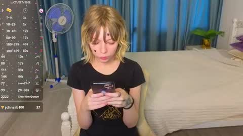 mollysally online show from June 19, 4:17 am