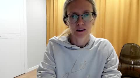 AngelMomm online show from October 19, 6:47 am