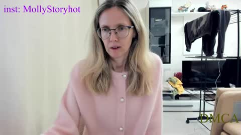 AngelMomm online show from April 12, 9:25 am