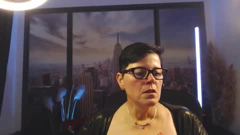 Snapshot of mollysun chatting on September 29, 4:56 pm MollySun Nina Randmann online show from September 29, 4:56 pm