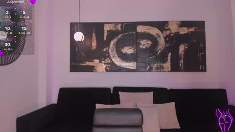 Molly Sunders online show from January 25, 8:31 pm