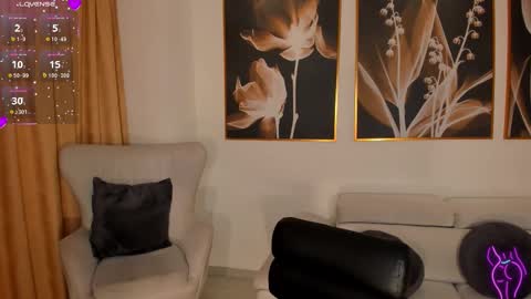 Molly Sunders online show from October 14, 8:53 pm