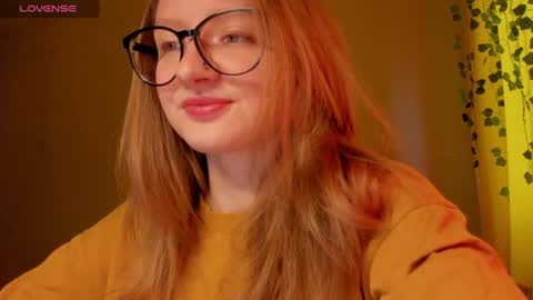 Snapshot of mollytucker chatting on June 13, 1:20 pm mollytucker online show from June 13, 1:20 pm