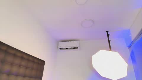 mollywoodd online show from February 12, 3:40 pm