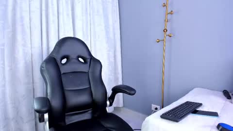 Molly online show from March 1, 4:54 pm