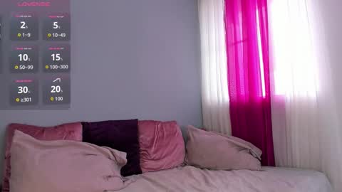 Molly online show from February 1, 5:00 pm