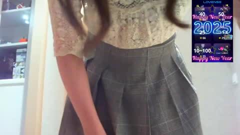 Snapshot of momentbeforedown chatting on January 4, 11:27 pm Hailey online show from January 4, 11:27 pm