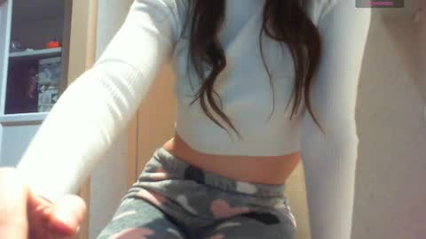 Snapshot of momentbeforedown chatting on January 12, 9:51 am Hailey online show from January 12, 9:51 am