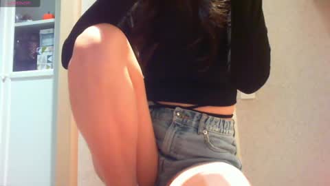 Snapshot of momentbeforedown chatting on February 23, 12:37 pm Hailey online show from February 23, 12:37 pm