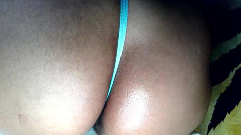 Snapshot of mommybubbles chatting on February 10, 9:08 pm Mommy bubbles online show from February 10, 9:08 pm