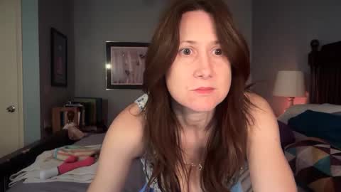 Snapshot of mommygoddessl chatting on September 15, 2:00 am Goddess L online show from September 15, 2:00 am