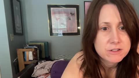 Snapshot of mommygoddessl chatting on October 6, 2:58 pm Goddess L online show from October 6, 2:58 pm