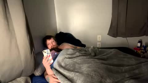 Snapshot of mommyndaddyplaytime chatting on February 12, 10:32 am mommyndaddyplaytime online show from February 12, 10:32 am