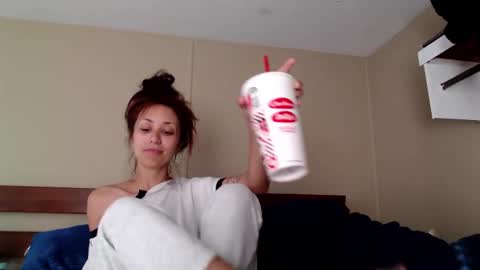 Snapshot of mommyswett chatting on November 10, 9:14 pm mommyswett online show from November 10, 9:14 pm