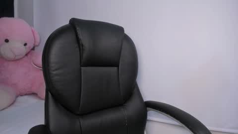 Snapshot of momo_ayasse chatting on March 11, 3:23 am Momo online show from March 11, 3:23 am