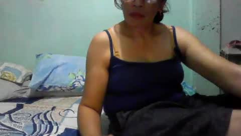 momshe_sweet online show from August 9, 11:15 am