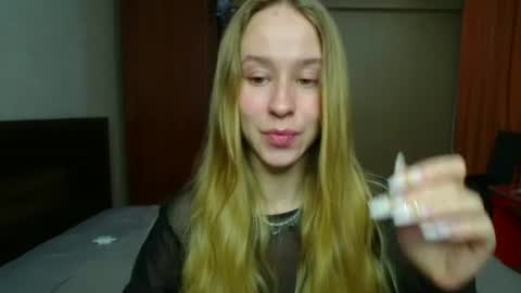 Mona online show from September 19, 3:45 pm