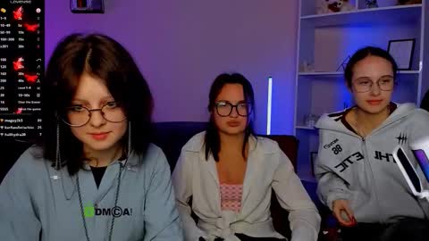 Mona  online show from October 17, 8:11 pm