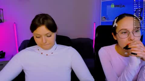 Mona  online show from November 12, 8:08 pm