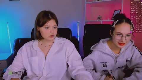 Mona  online show from November 26, 8:32 pm