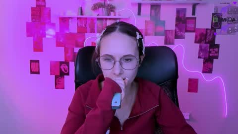 Mona  online show from March 13, 9:43 pm