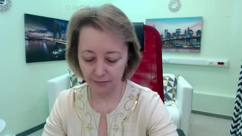 Snapshot of mona_w chatting on February 15, 7:51 am Mona online show from February 15, 7:51 am
