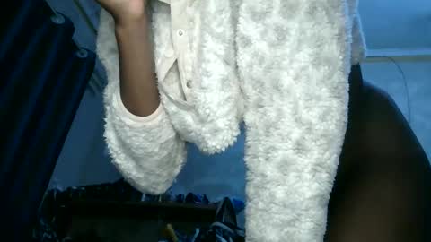 mona online show from December 16, 4:06 am