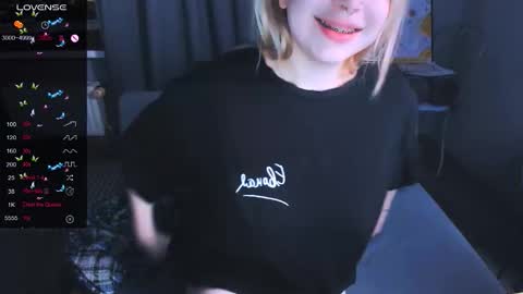   online show from February 3, 9:09 pm