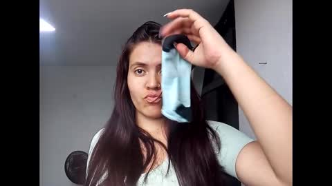 Snapshot of monalia17 chatting on January 5, 7:39 pm monalia17 online show from January 5, 7:39 pm