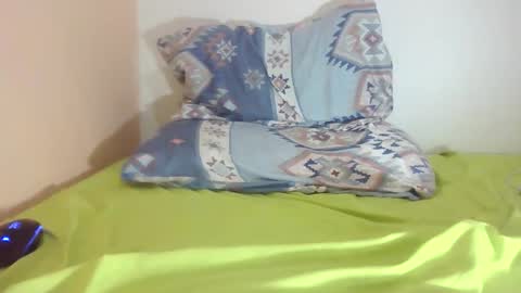 moncef122 online show from October 14, 8:31 pm