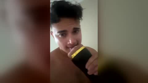 Snapshot of monchito88 chatting on May 22, 8:03 pm monchito88 online show from May 22, 8:03 pm