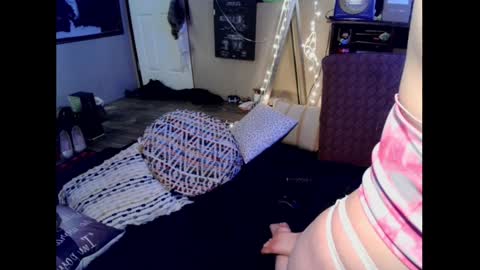 Monica online show from January 9, 3:23 pm