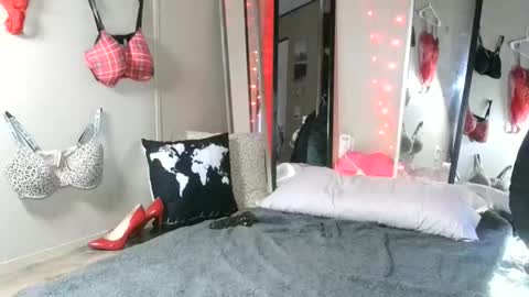 Monica online show from May 29, 5:11 pm