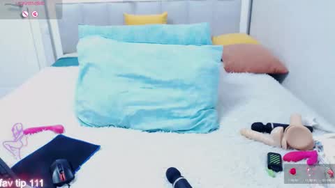 Snapshot of monica_lizz chatting on May 9, 4:39 am lizzi online show from May 9, 4:39 am