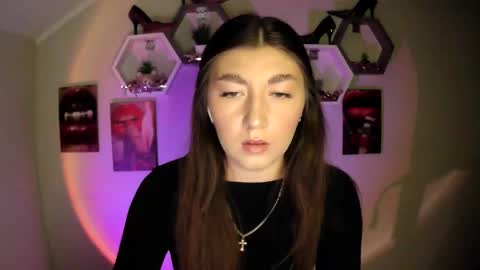 Snapshot of monica_sweets chatting on September 12, 7:52 am sweet girl and shine body online show from September 12, 7:52 am