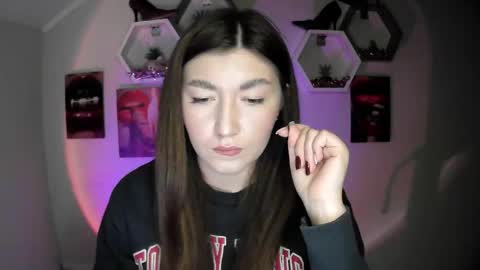 Snapshot of monica_sweets chatting on September 24, 7:01 am sweet girl and shine body online show from September 24, 7:01 am