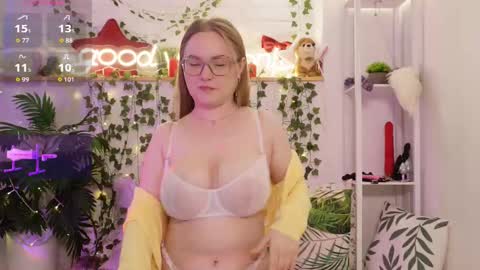 monicaasis online show from January 10, 5:48 pm