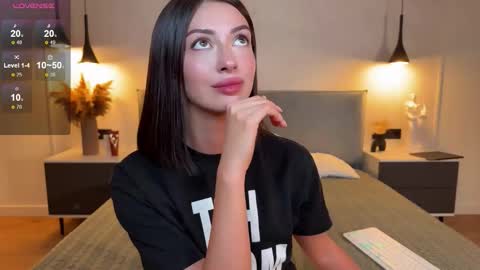 Monika online show from November 8, 9:09 am