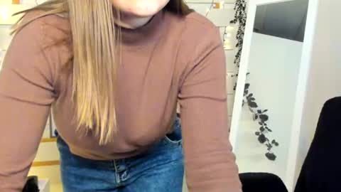 Monika online show from November 25, 2:28 pm