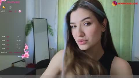 Snapshot of monikavenom chatting on January 17, 9:28 am Monika online show from January 17, 9:28 am