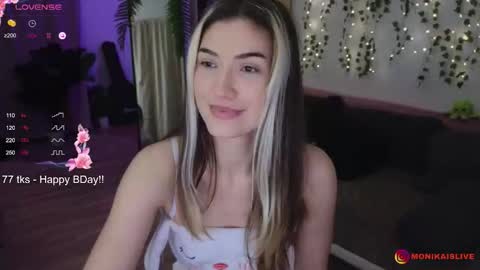 Snapshot of monikavenom chatting on September 20, 8:21 pm Monika online show from September 20, 8:21 pm