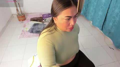 monikk__harrison online show from January 6, 11:58 am